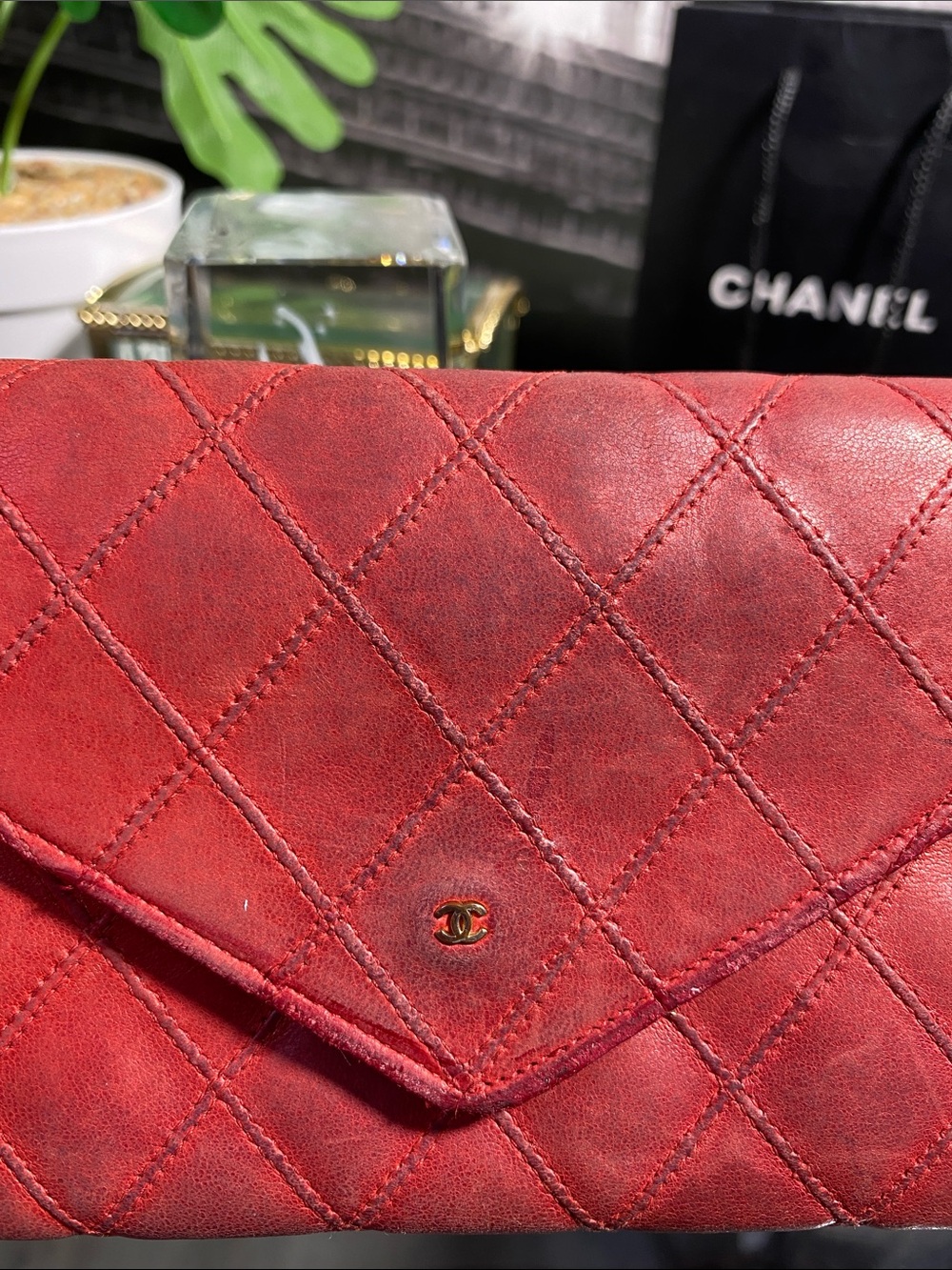 Authentic CHANEL Red Quilted CC Leather Envelope Flap Wallet - Picture 7 of 17